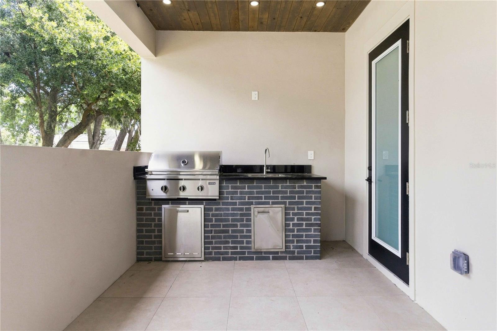 104 S MAKI RD — photo 31