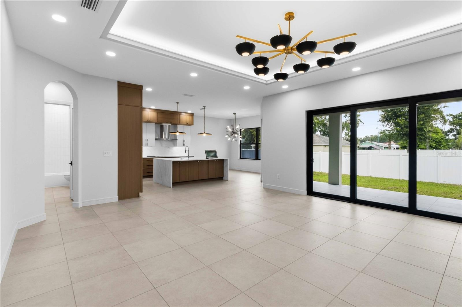 104 S MAKI RD — photo 3