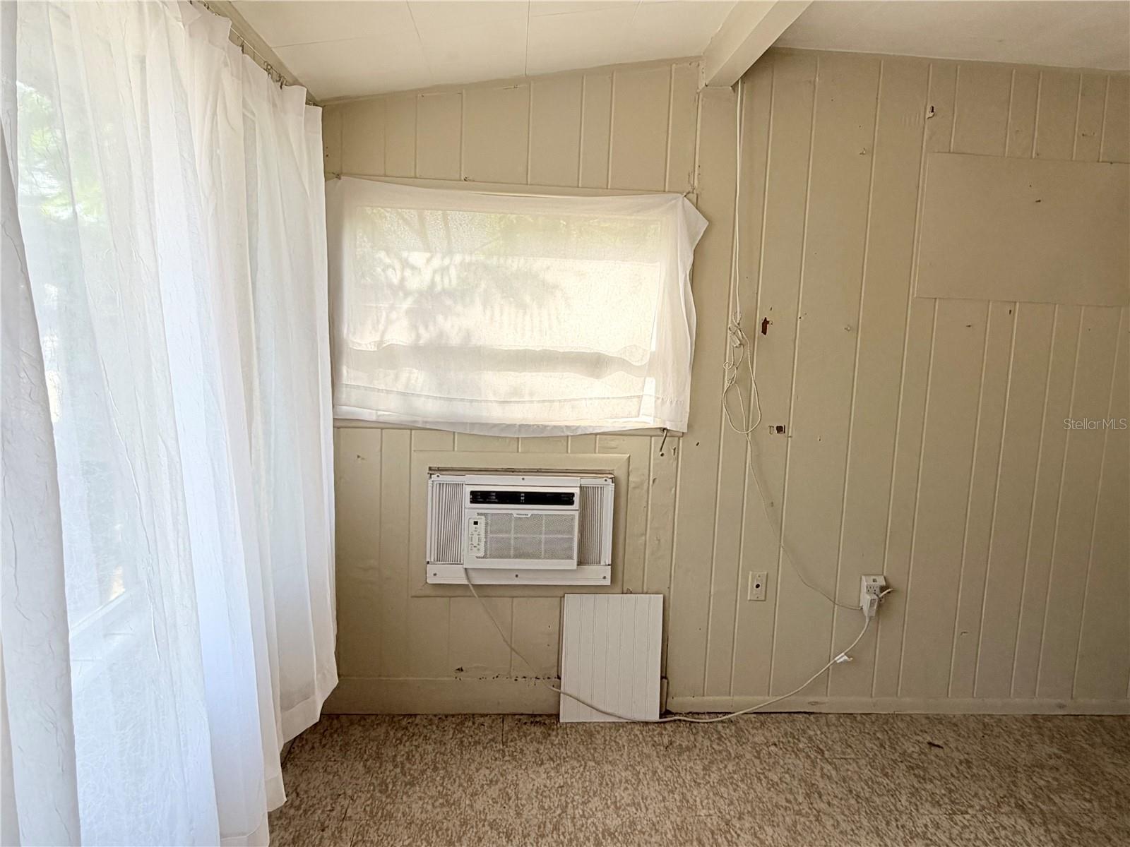 902 HIGHLAND ST ST — photo 16