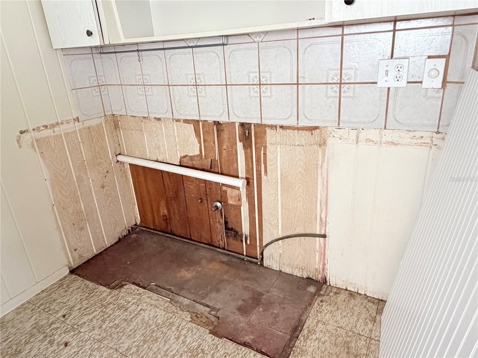 902 HIGHLAND ST ST — photo 3