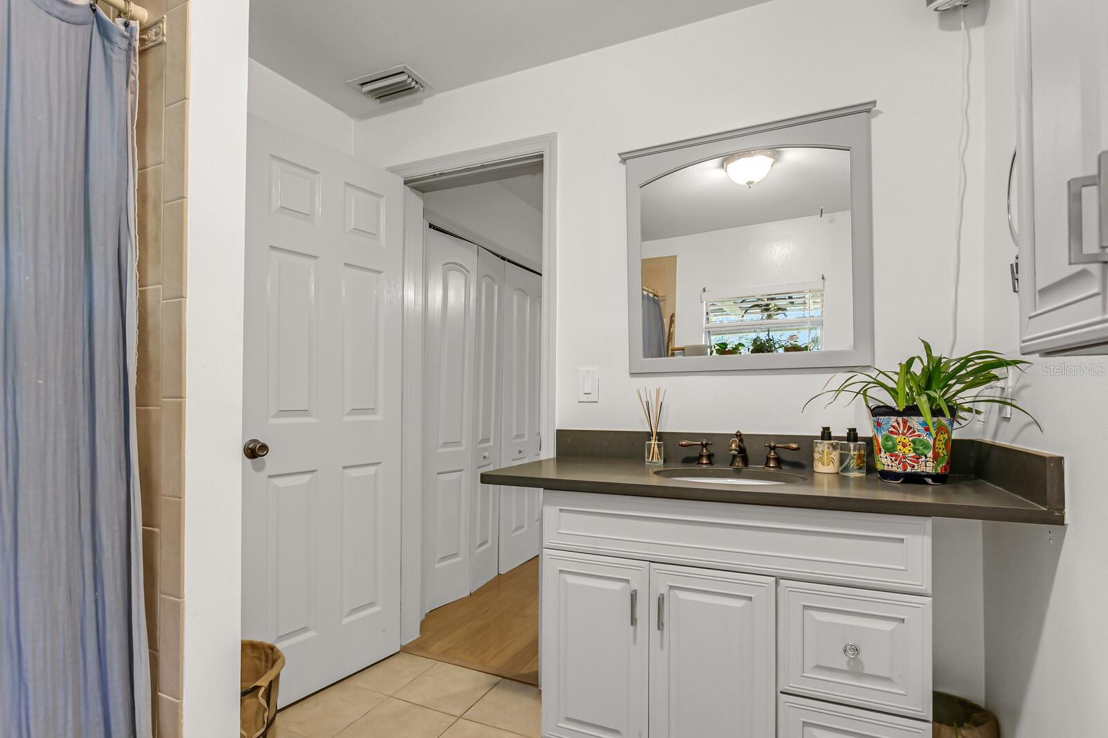 918 W BRADDOCK ST — photo 16