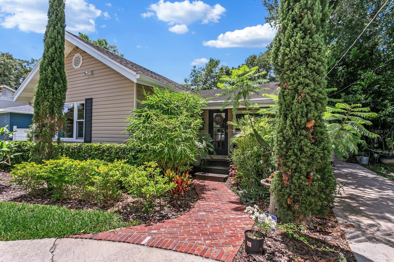 918 W BRADDOCK ST — photo 12