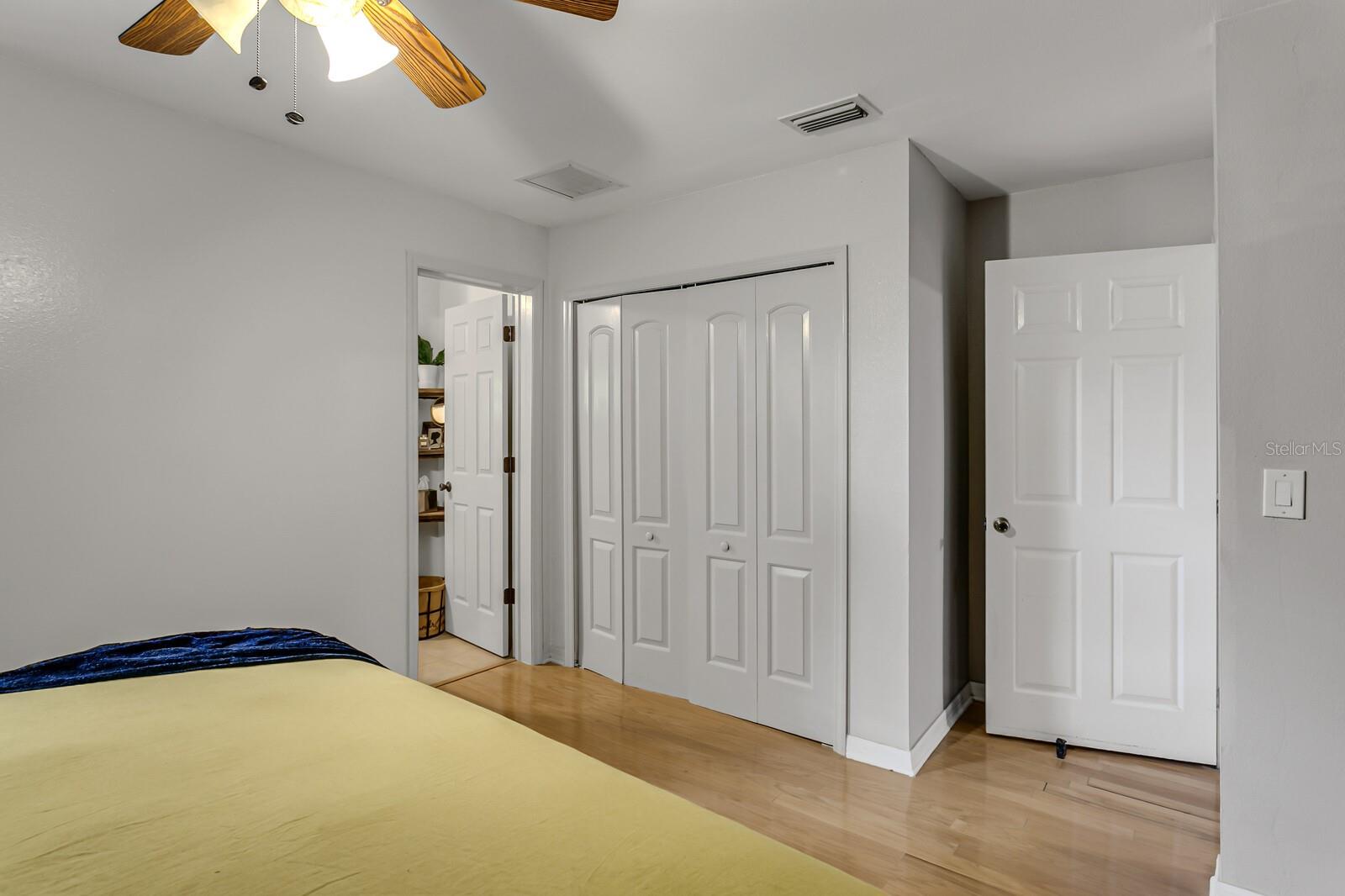 918 W BRADDOCK ST — photo 15