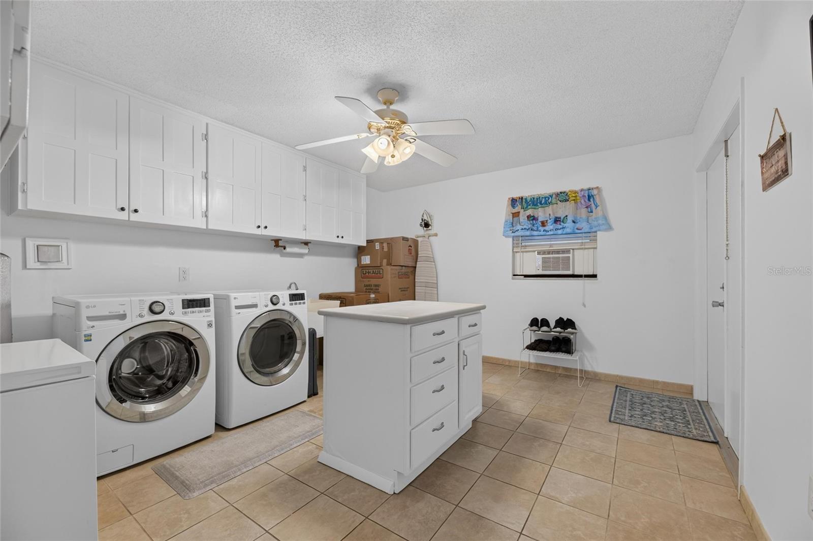 1516 NEW BEDFORD DR — photo 59