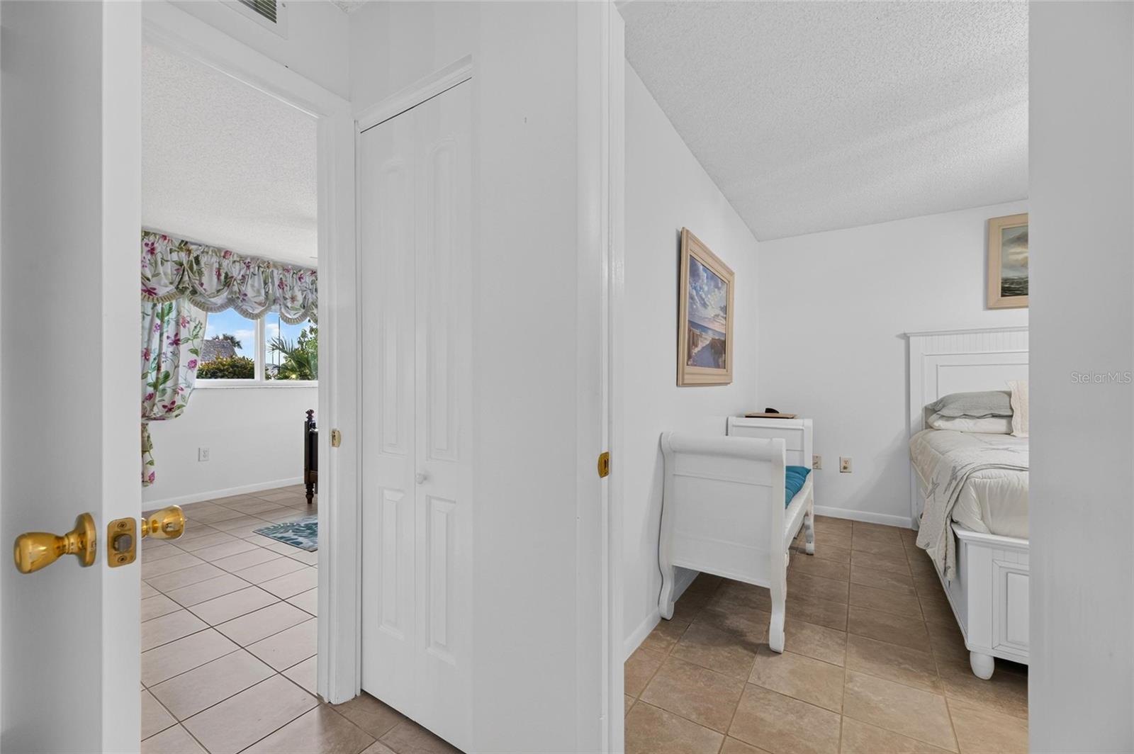 1516 NEW BEDFORD DR — photo 52