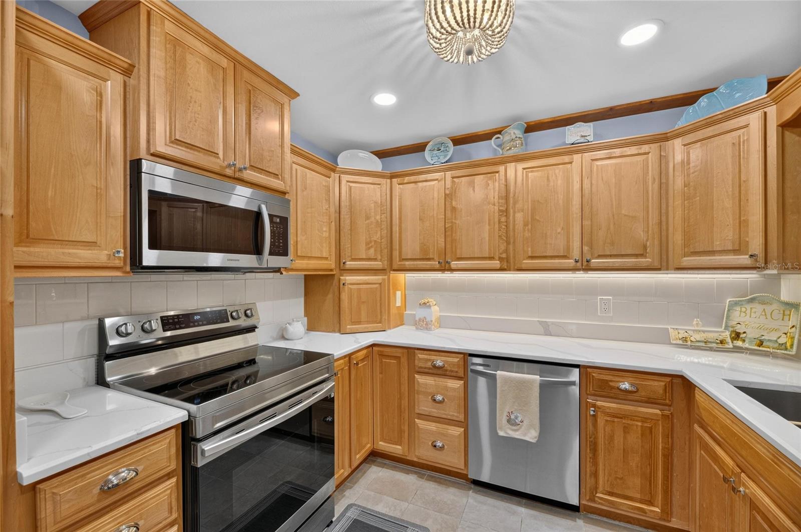 1516 NEW BEDFORD DR — photo 19