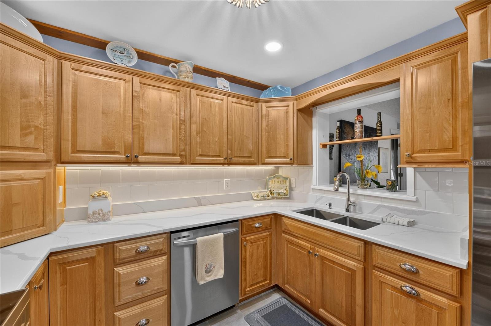 1516 NEW BEDFORD DR — photo 3