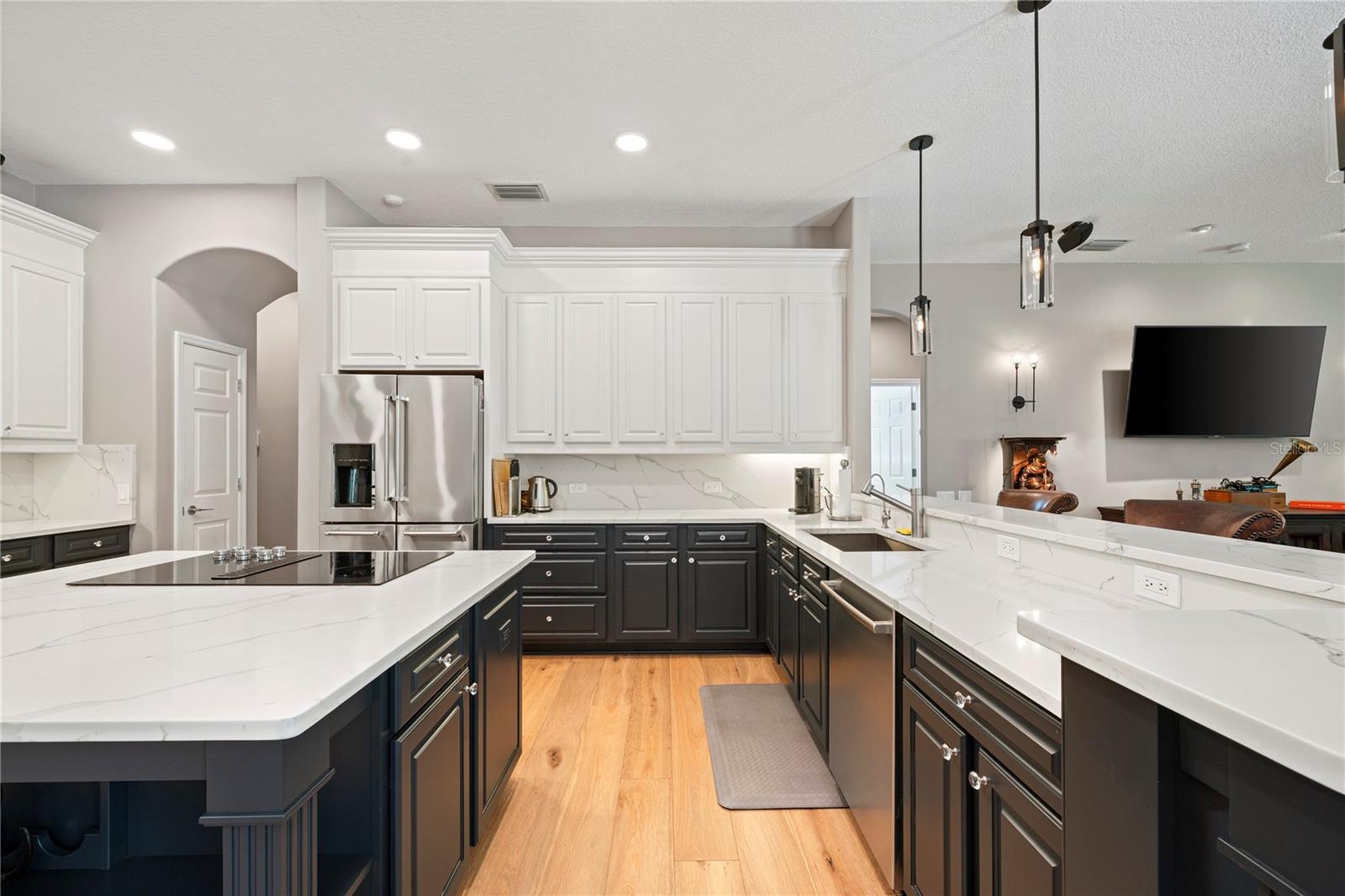 2805 BERWICK DR — photo 13