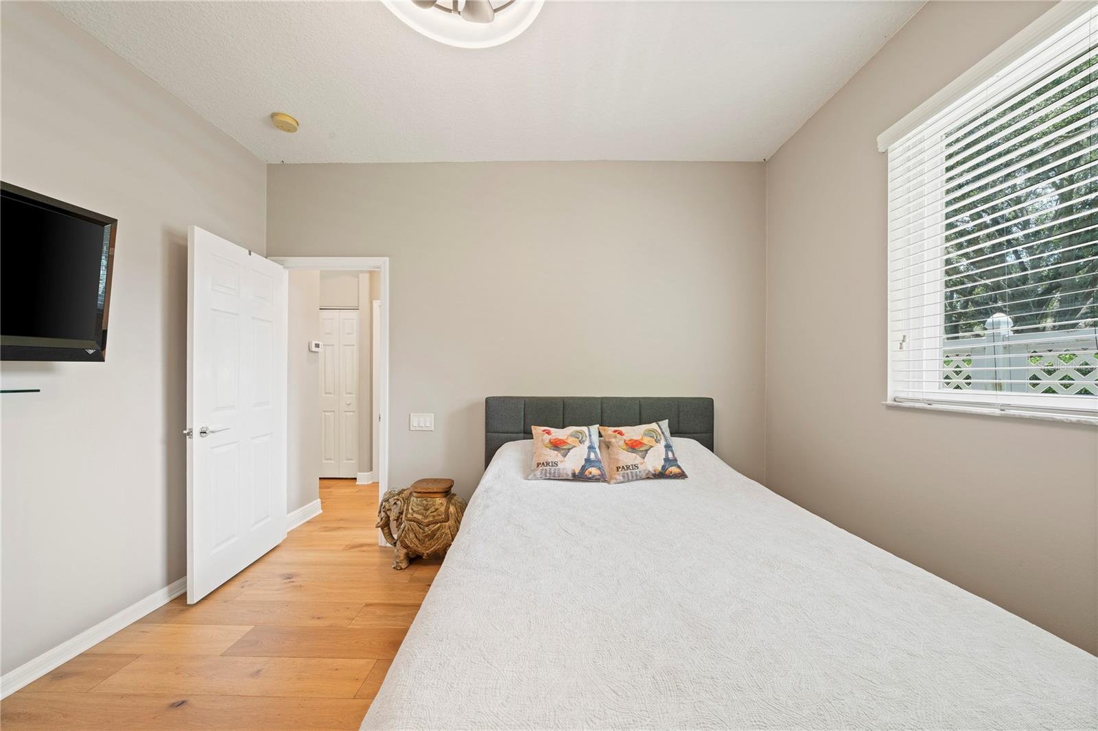 2805 BERWICK DR — photo 50