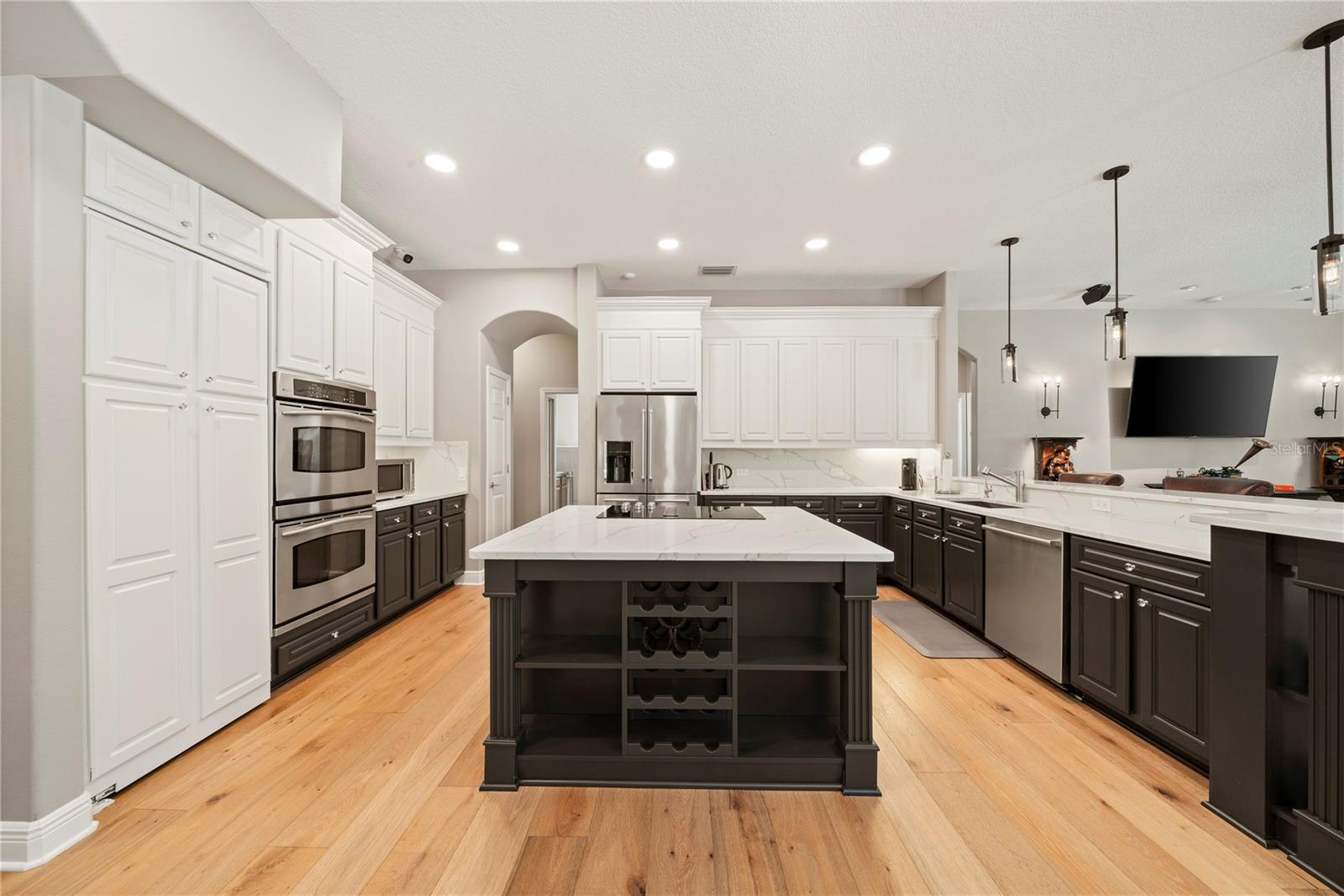 2805 BERWICK DR — photo 17