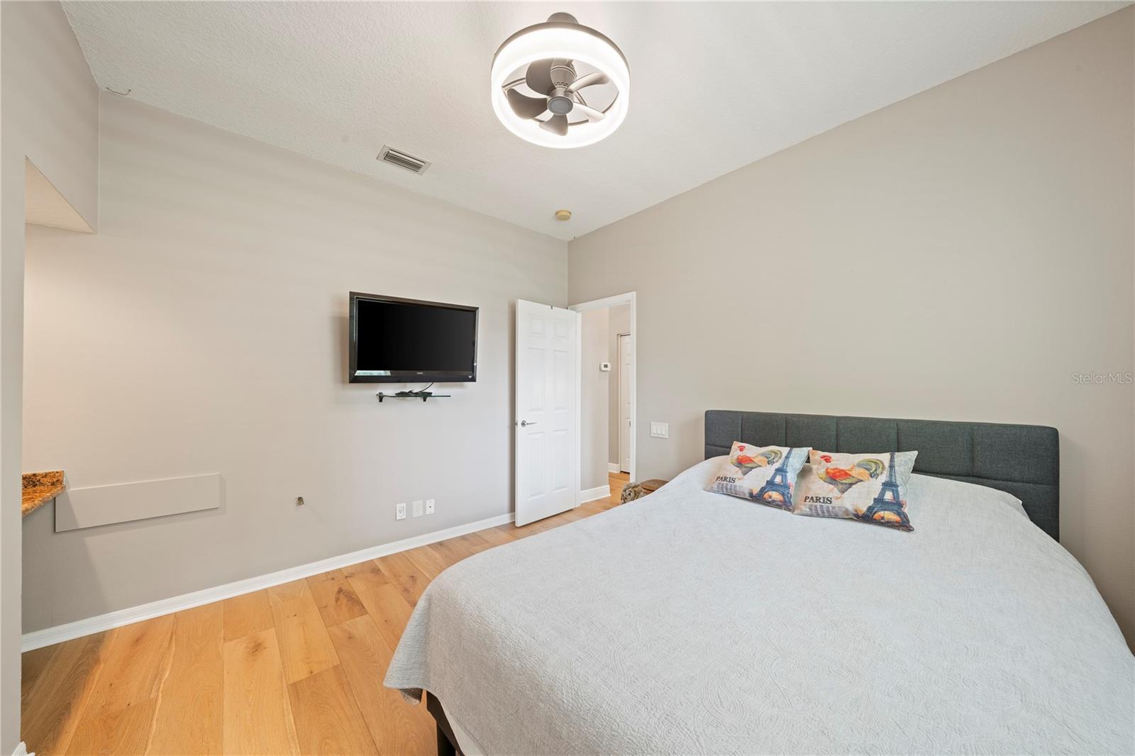 2805 BERWICK DR — photo 49