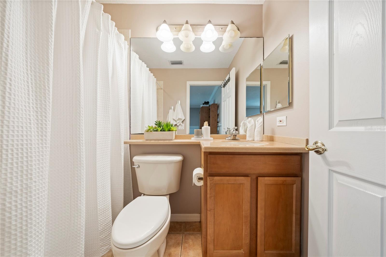 2805 BERWICK DR — photo 57