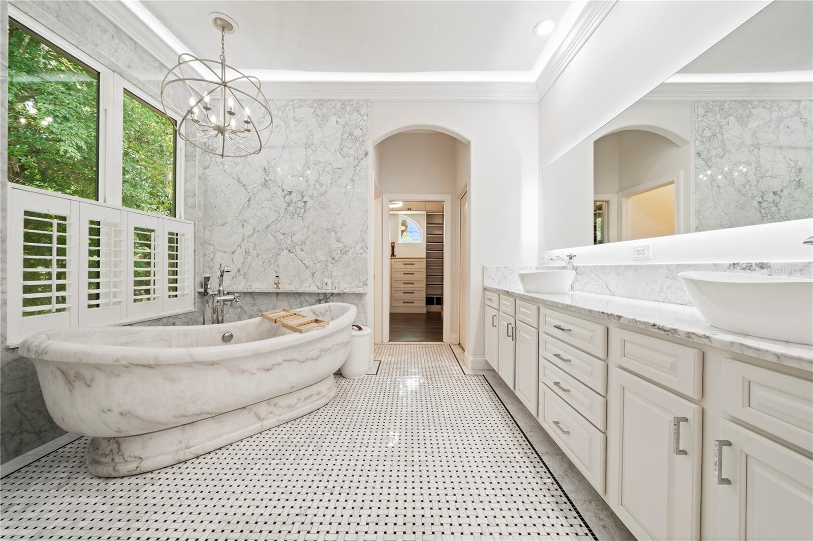 2805 BERWICK DR — photo 30