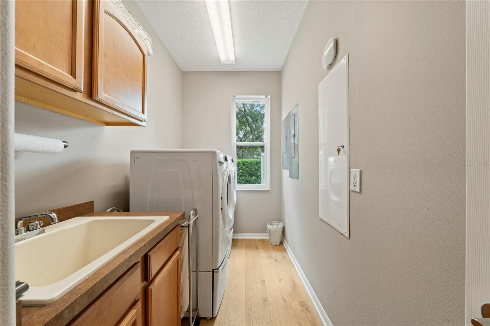 2805 BERWICK DR — photo 51