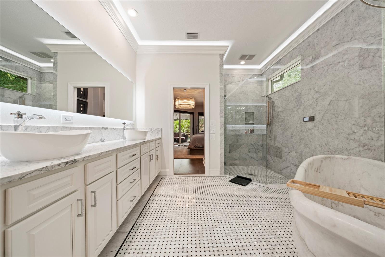 2805 BERWICK DR — photo 34