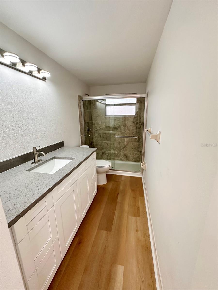 15717 AVALON AVE — photo 6