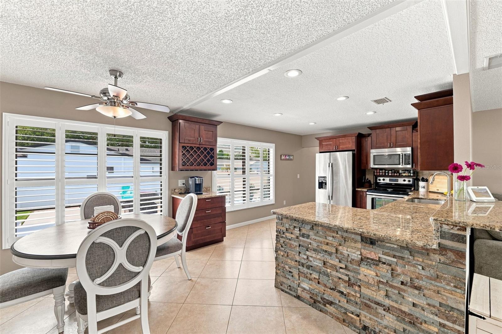 15868 COUNTRY LAKE DR — photo 16