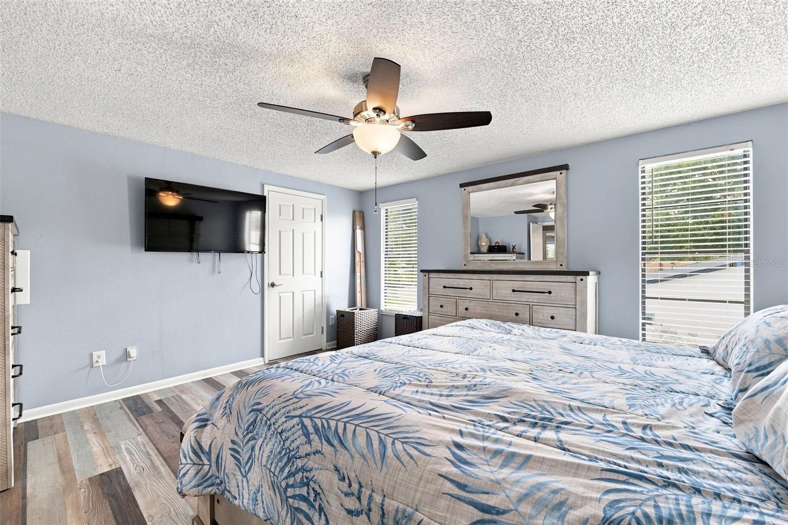 15868 COUNTRY LAKE DR — photo 35