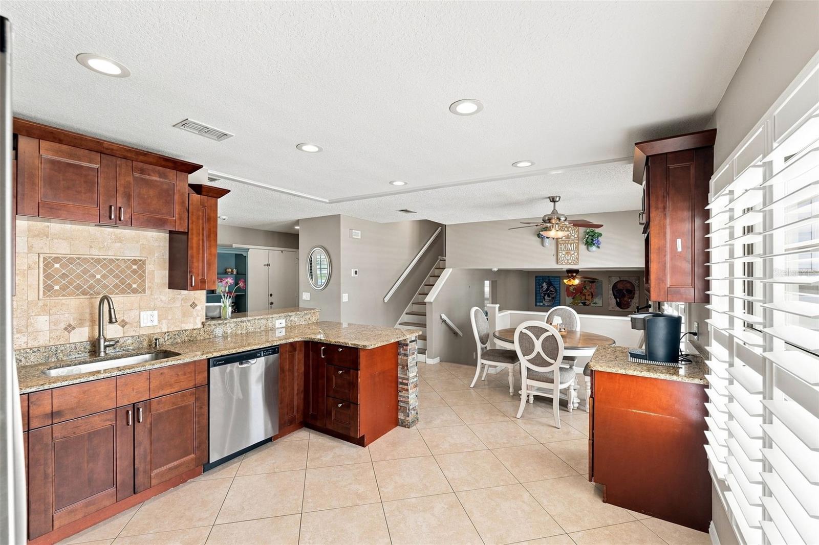 15868 COUNTRY LAKE DR — photo 14
