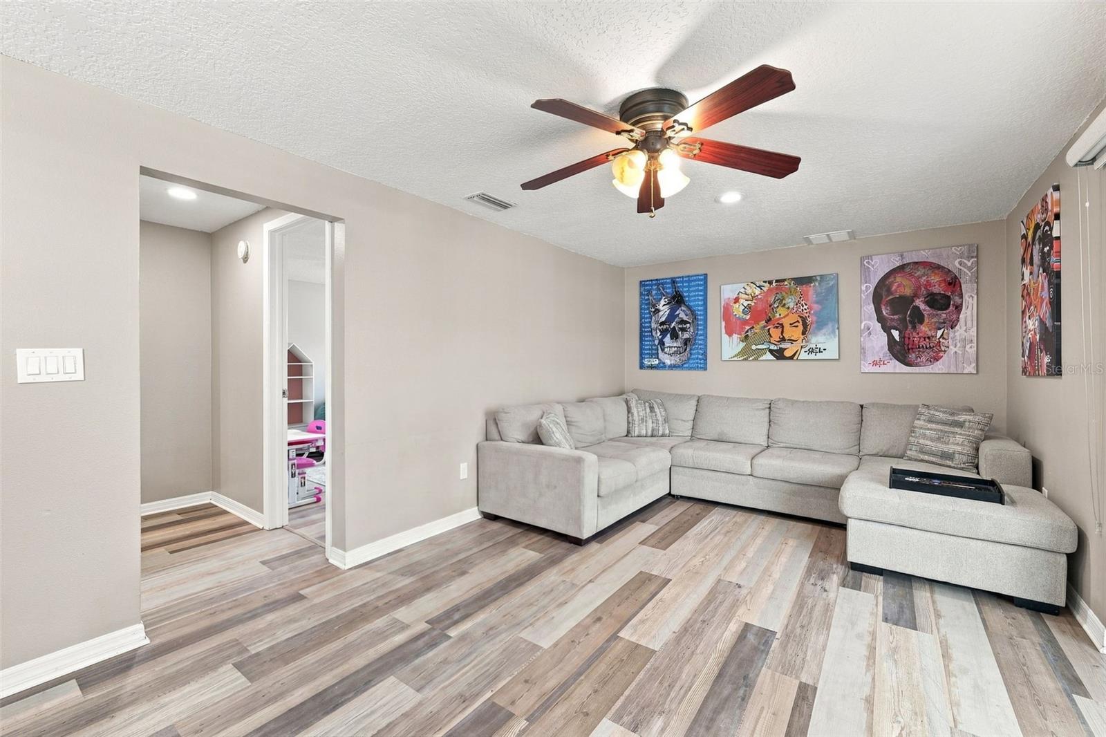 15868 COUNTRY LAKE DR — photo 19
