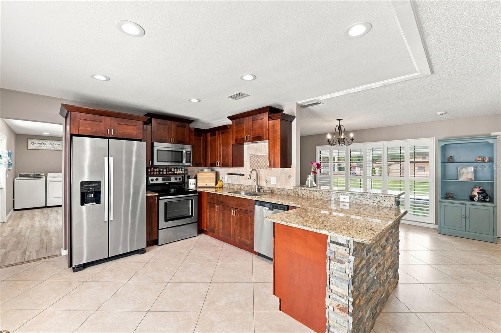 15868 COUNTRY LAKE DR — photo 10