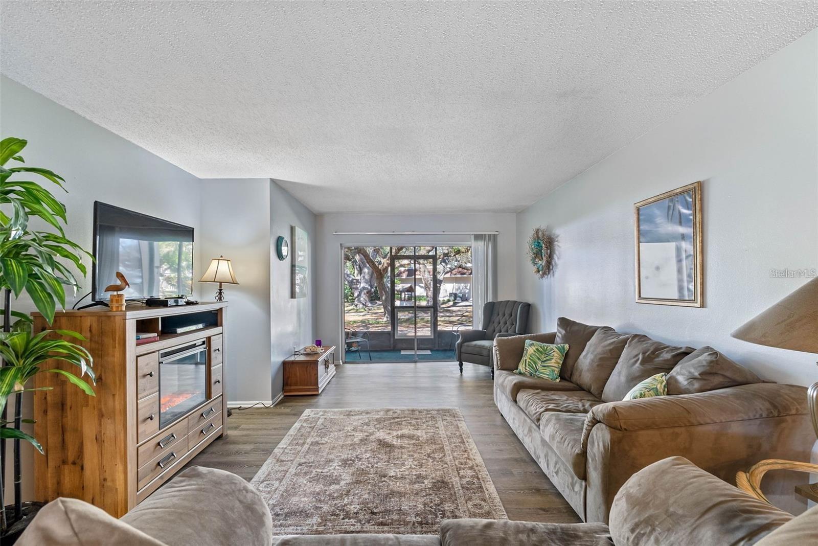 870 VIRGINIA ST #104 — photo 2