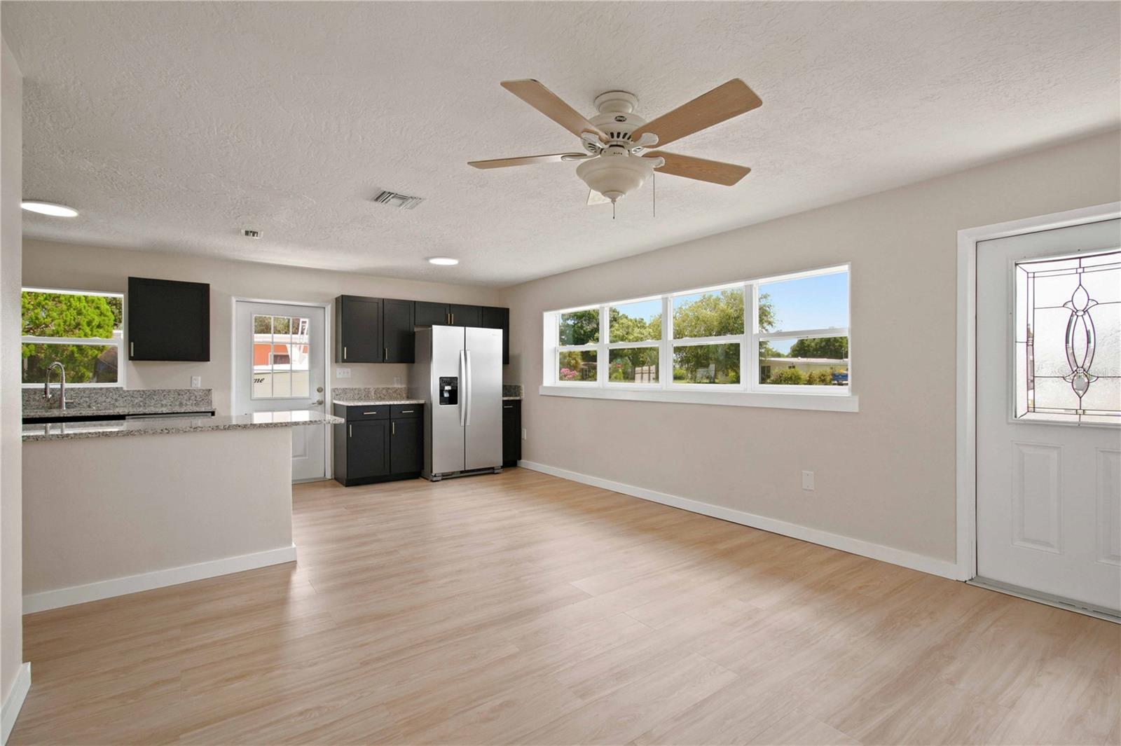 2057 GARDEN PKWY — photo 8
