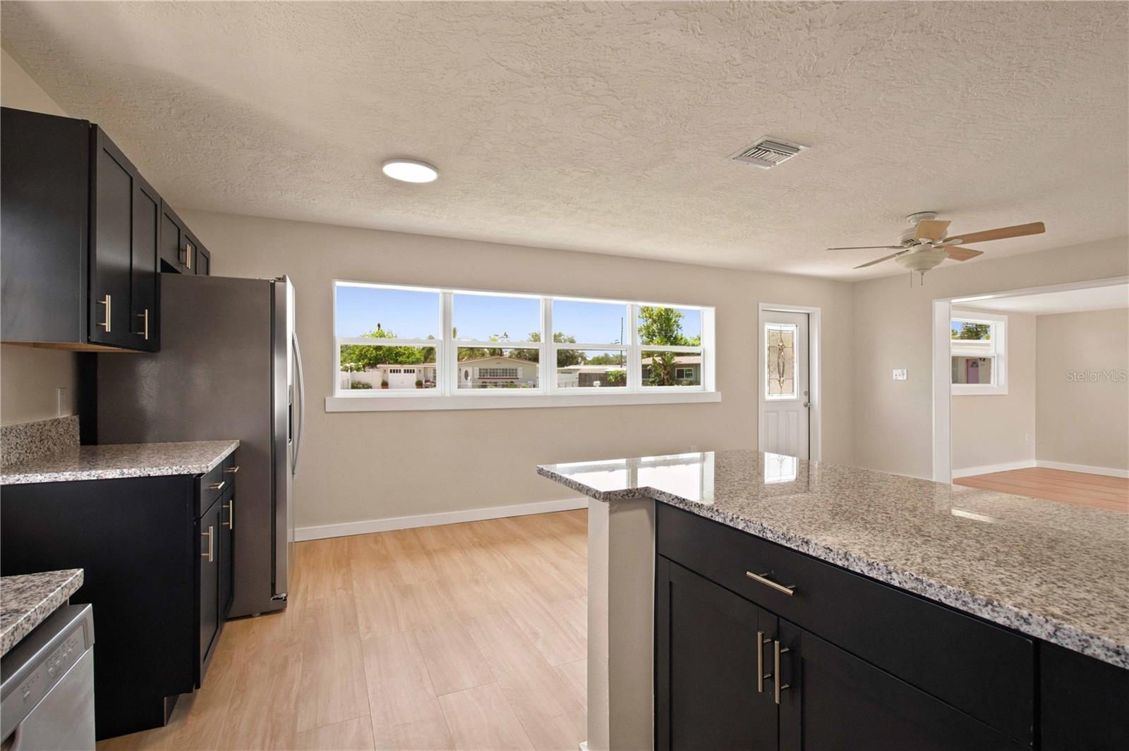 2057 GARDEN PKWY — photo 10