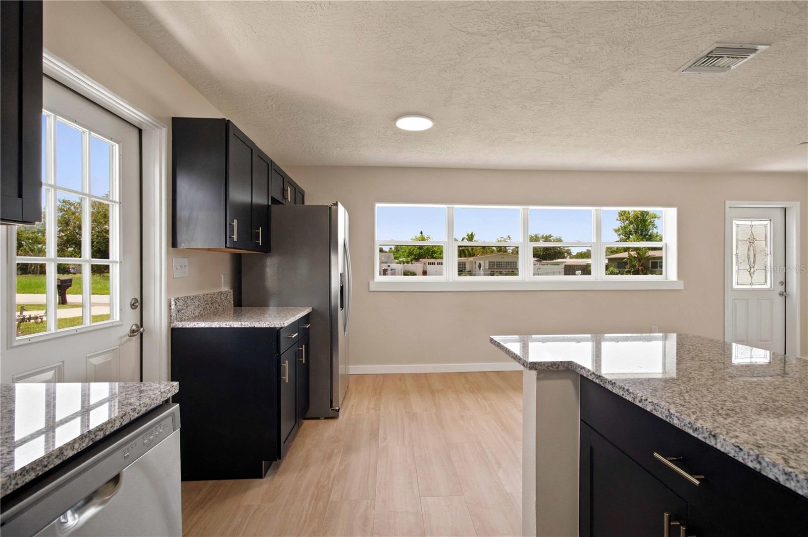 2057 GARDEN PKWY — photo 11