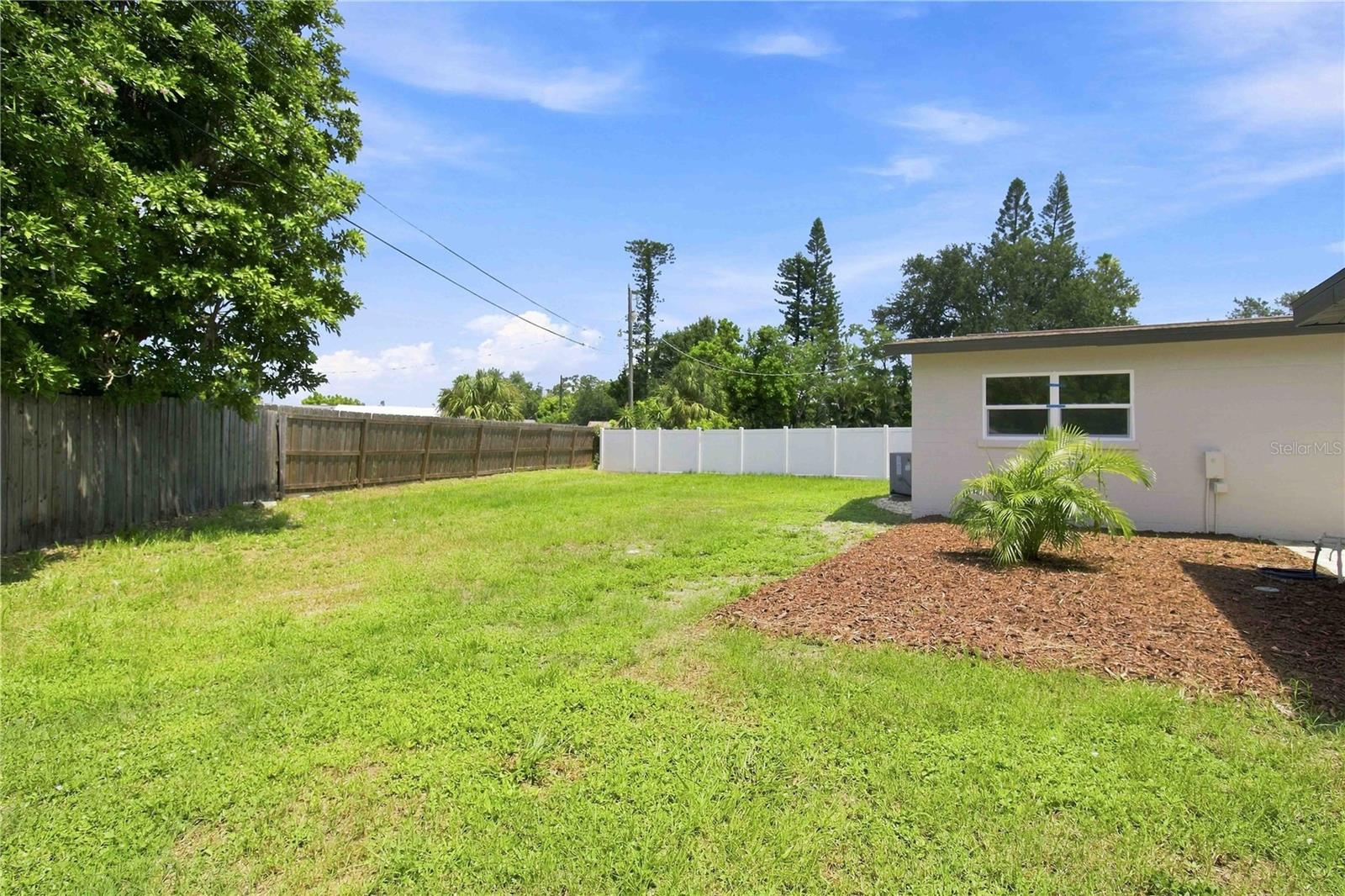 2057 GARDEN PKWY — photo 45