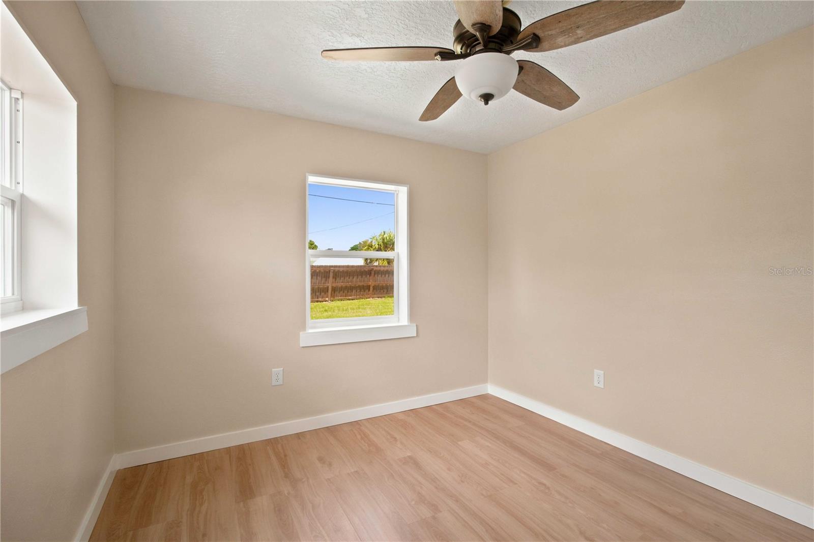 2057 GARDEN PKWY — photo 35