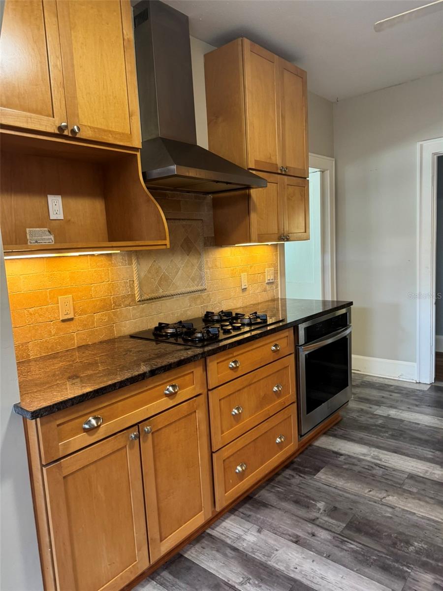 30 KREAMER AVE — photo 13
