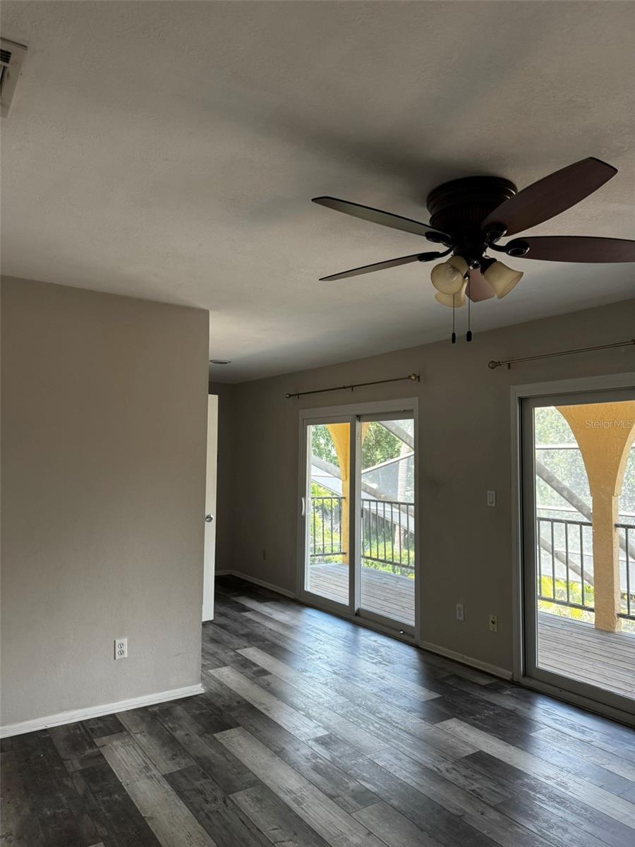 30 KREAMER AVE — photo 40
