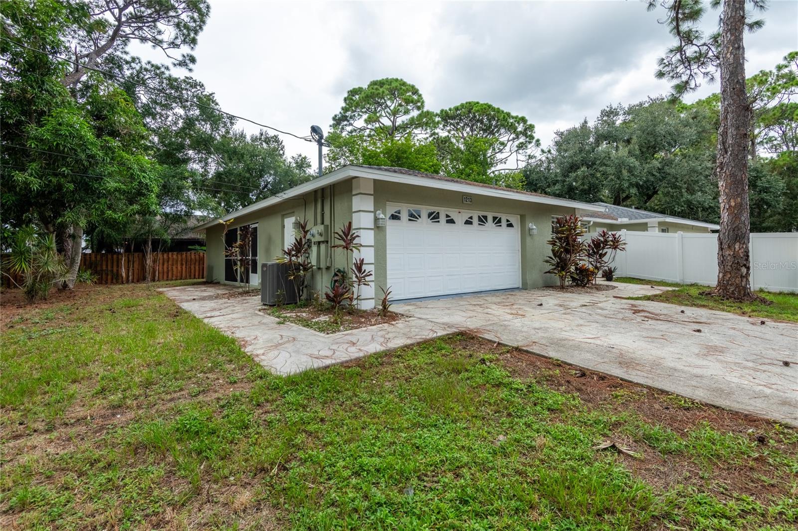 1213 BENEDICT CT — photo 31