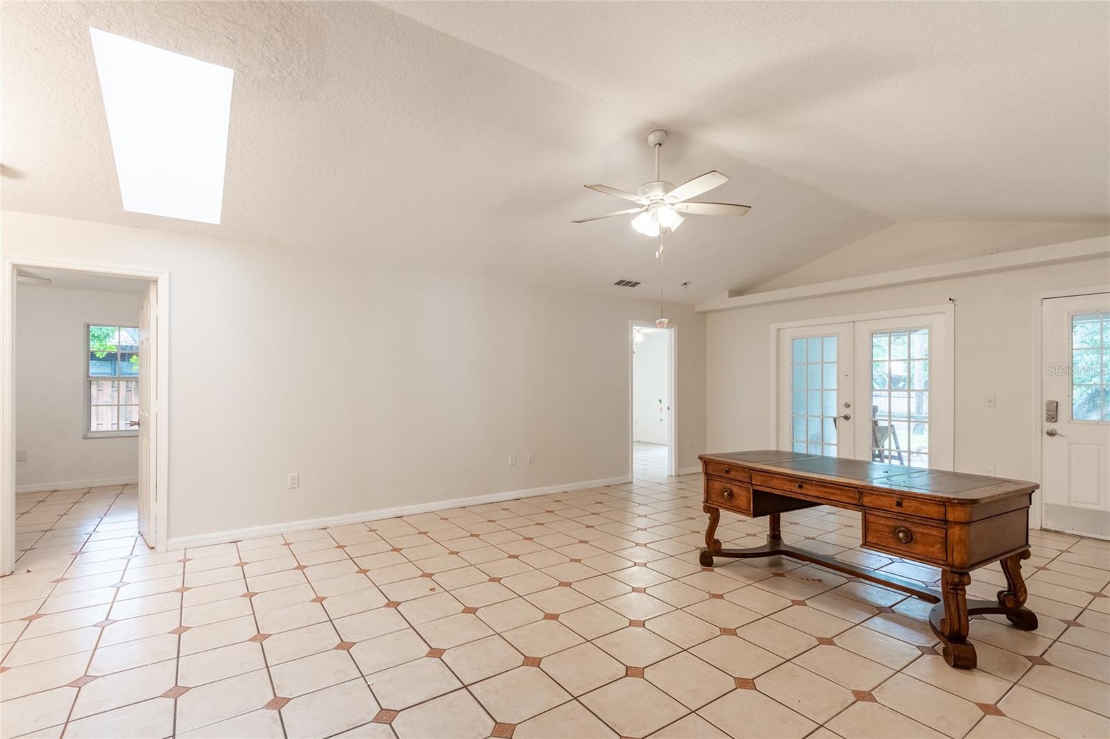 1213 BENEDICT CT — photo 35