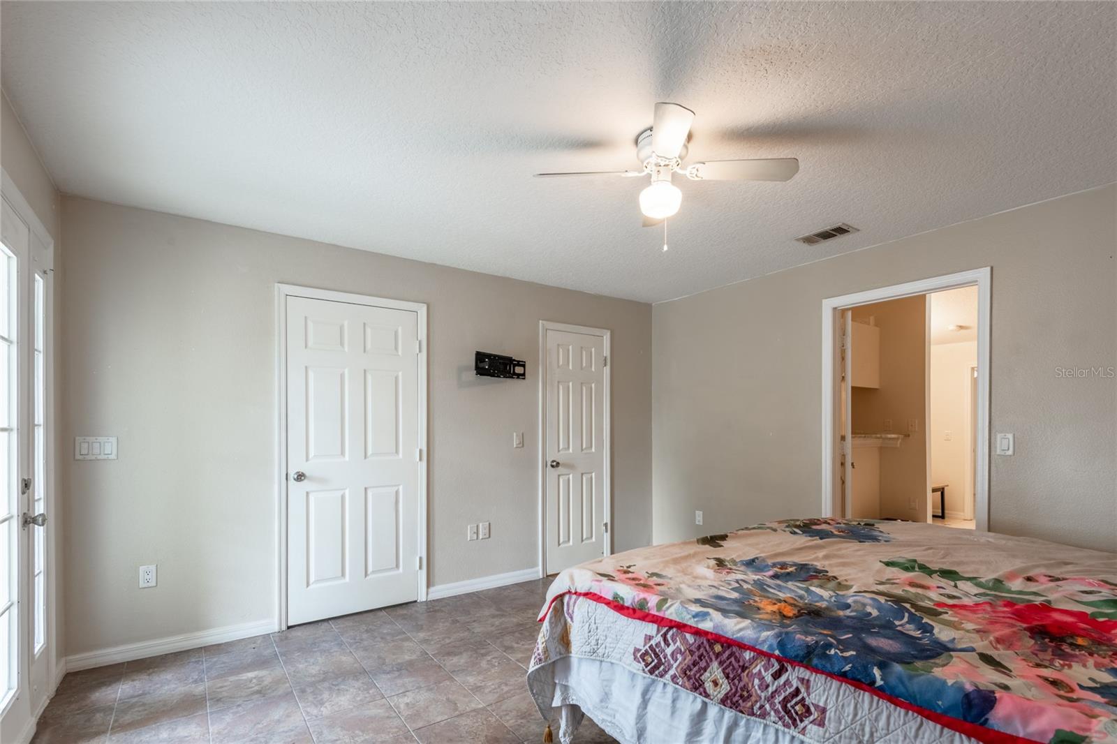 1213 BENEDICT CT — photo 32