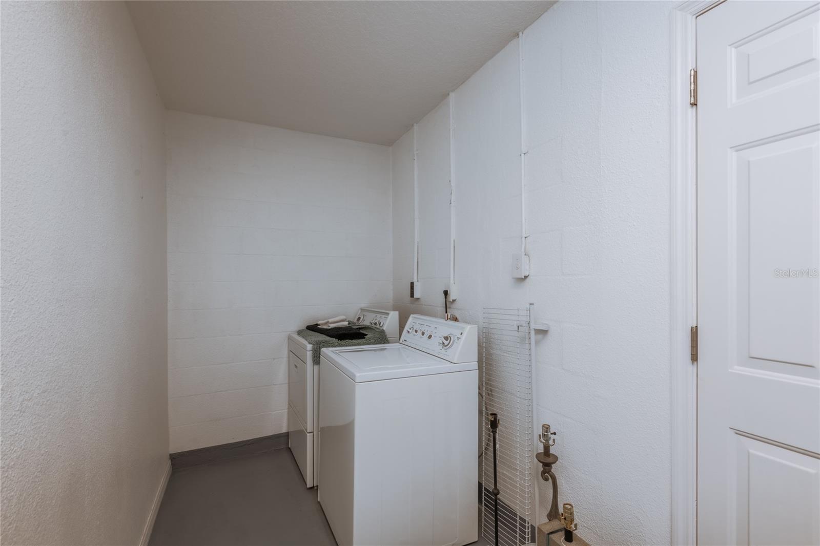 1213 BENEDICT CT — photo 27