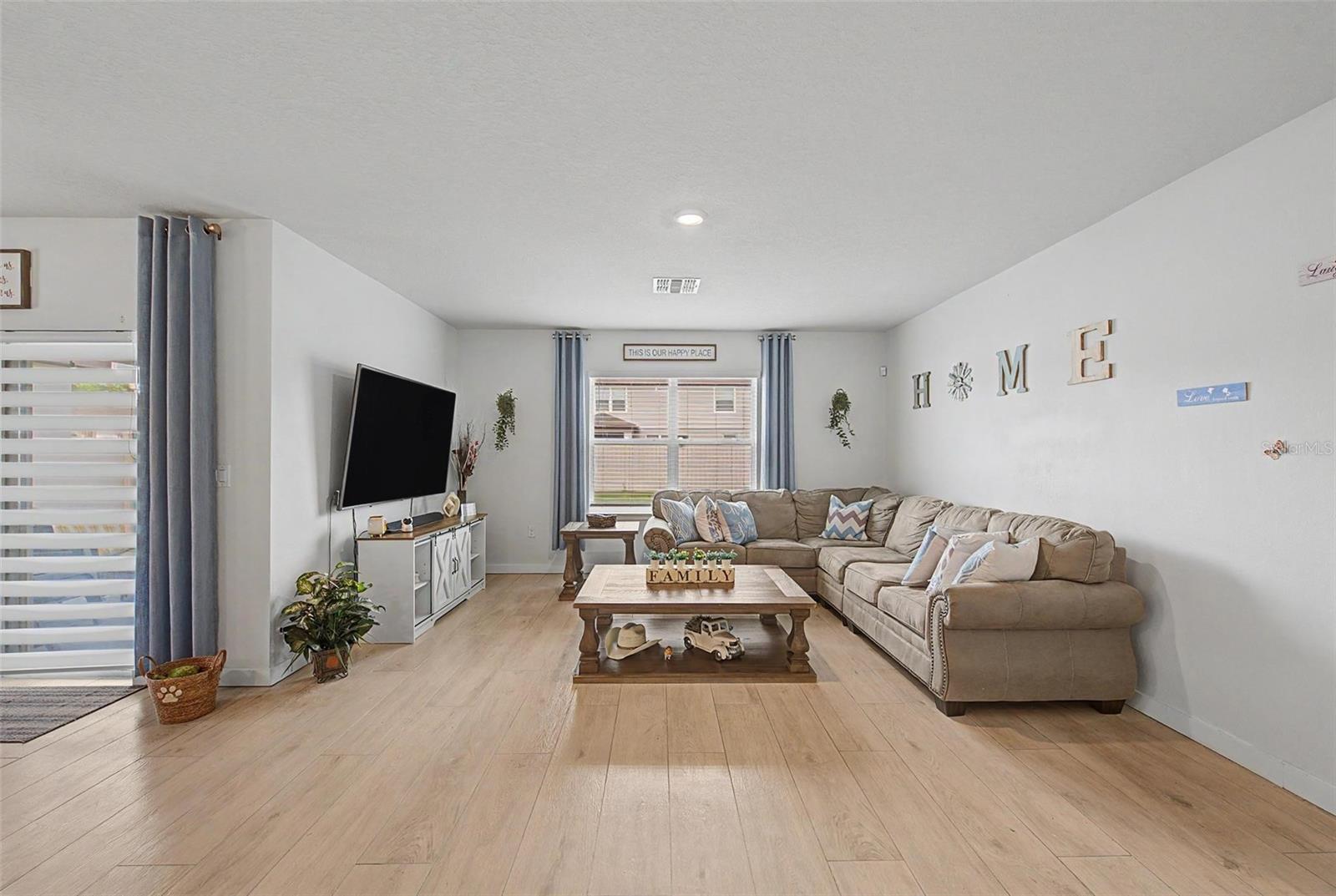 30154 MARQUETTE AVE — photo 5
