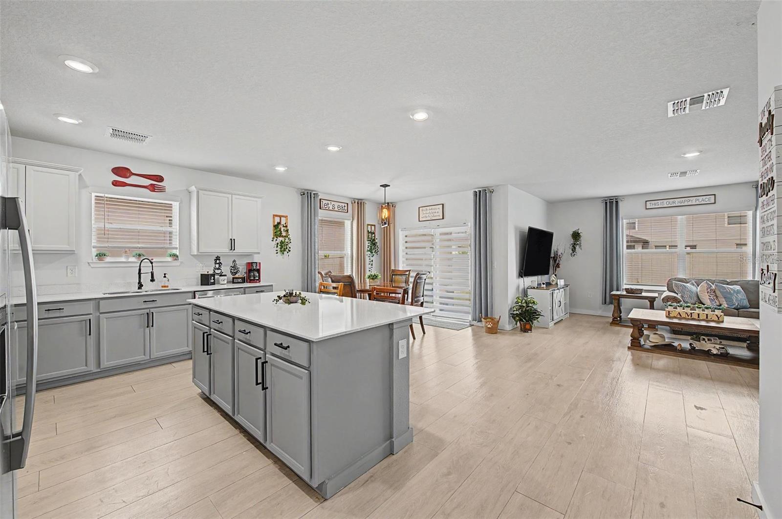 30154 MARQUETTE AVE — photo 4