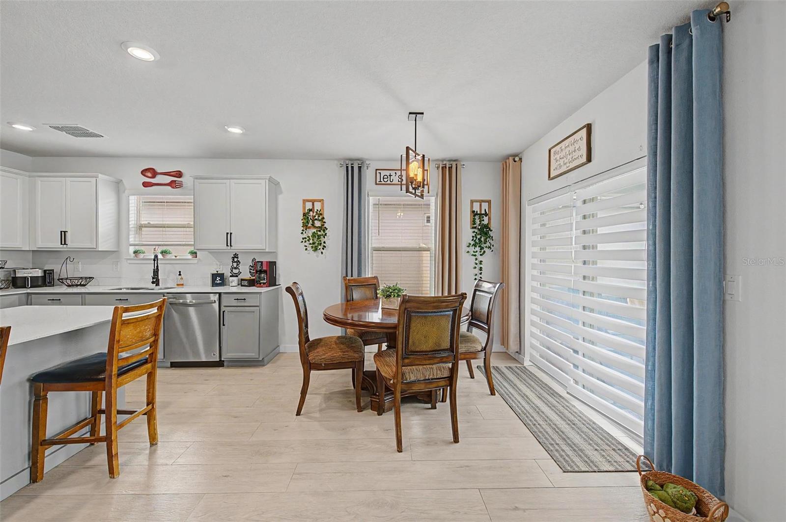 30154 MARQUETTE AVE — photo 11