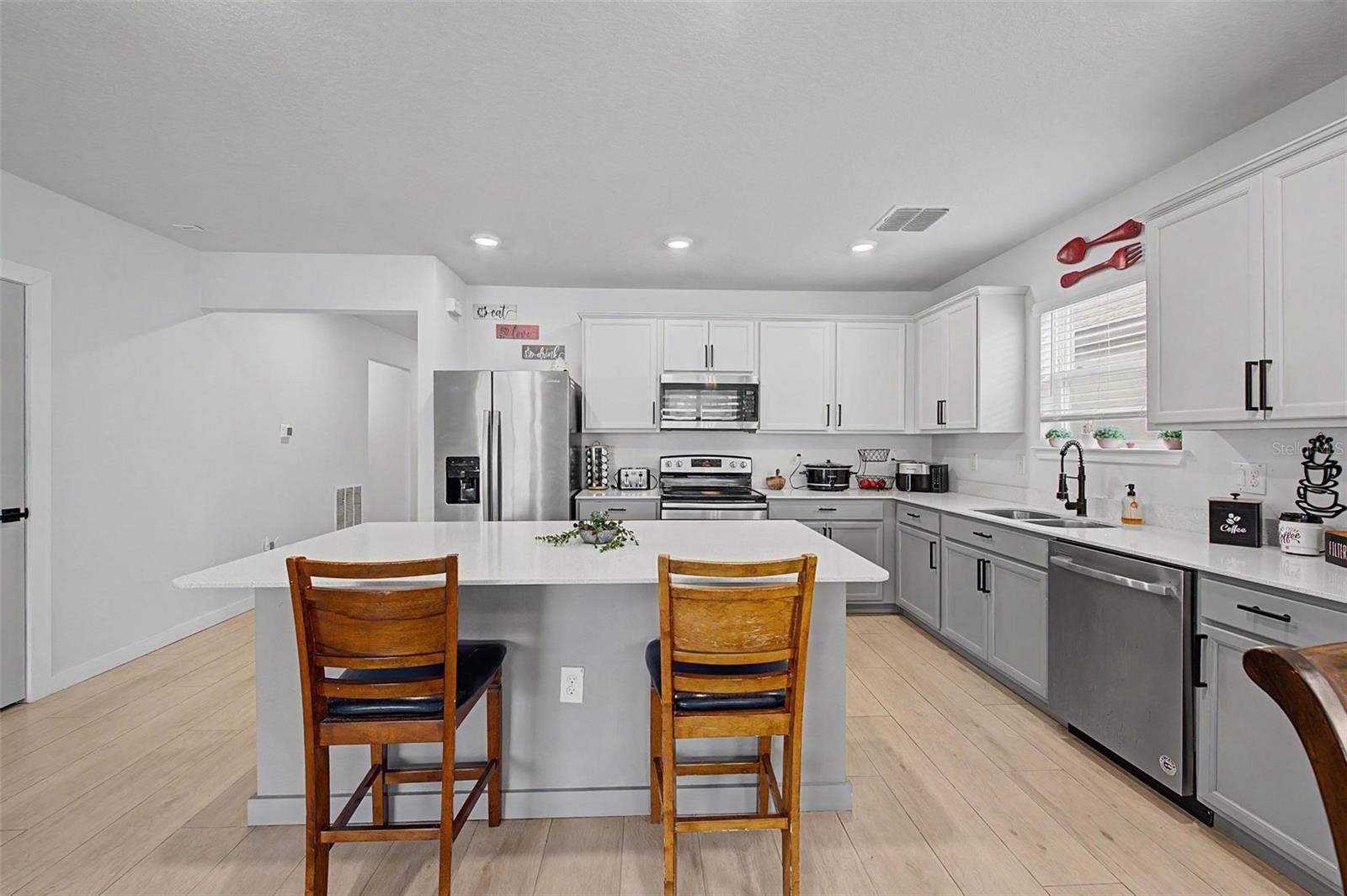 30154 MARQUETTE AVE — photo 8