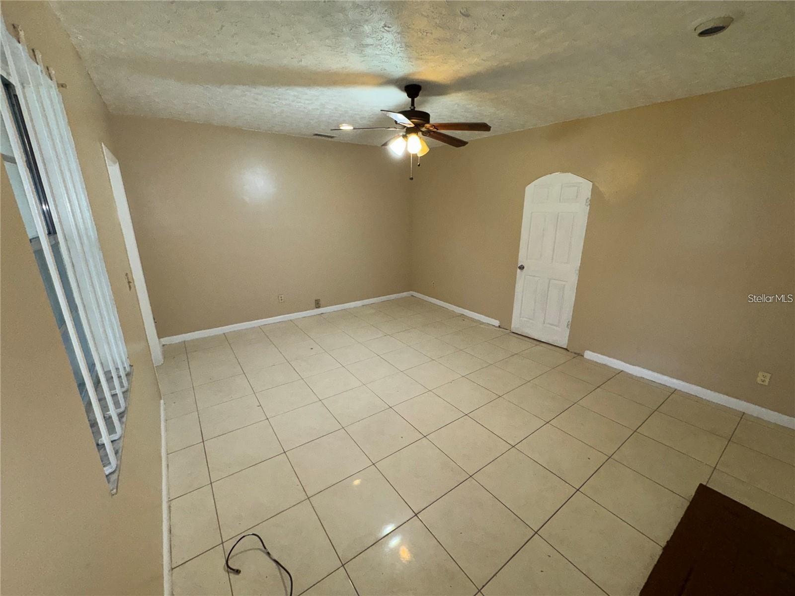 3011 E FLORA ST — photo 23