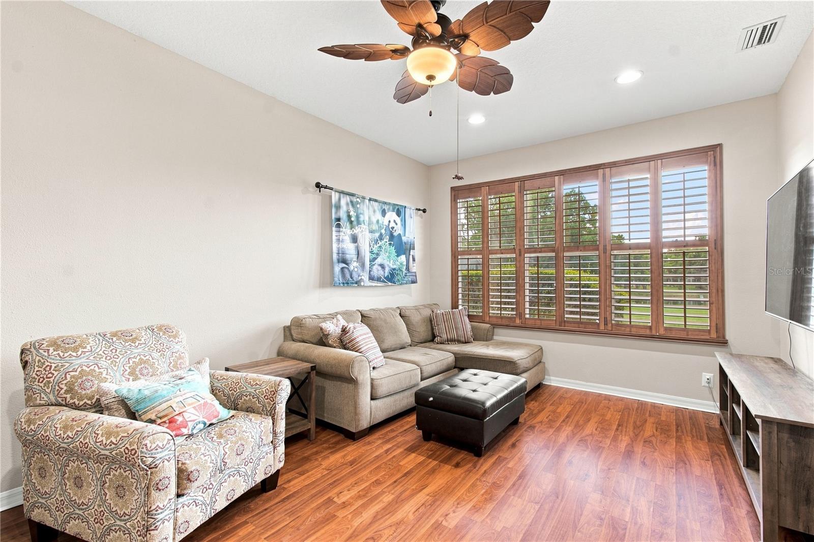 2251 PARK CRESCENT DR — photo 18
