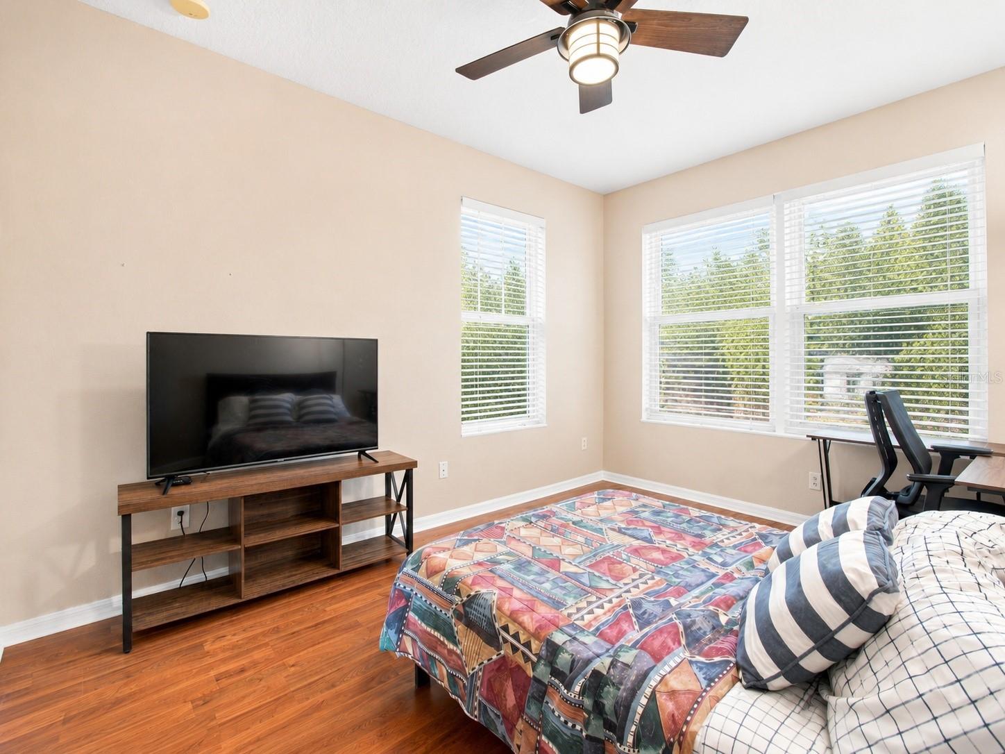 2251 PARK CRESCENT DR — photo 31