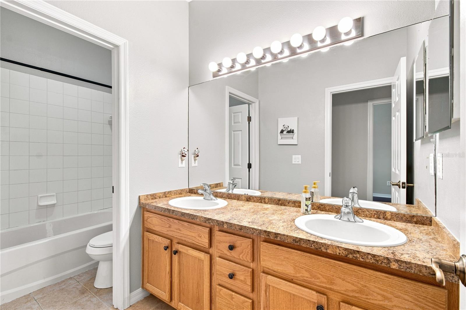 2251 PARK CRESCENT DR — photo 35