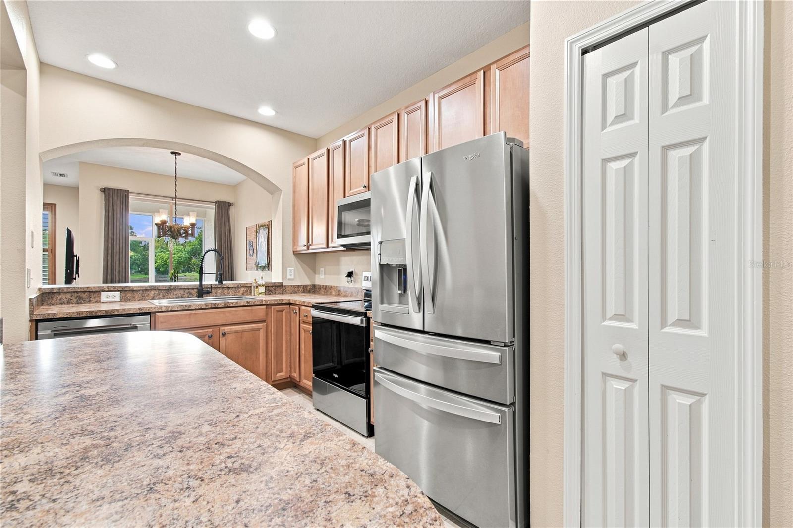 2251 PARK CRESCENT DR — photo 12