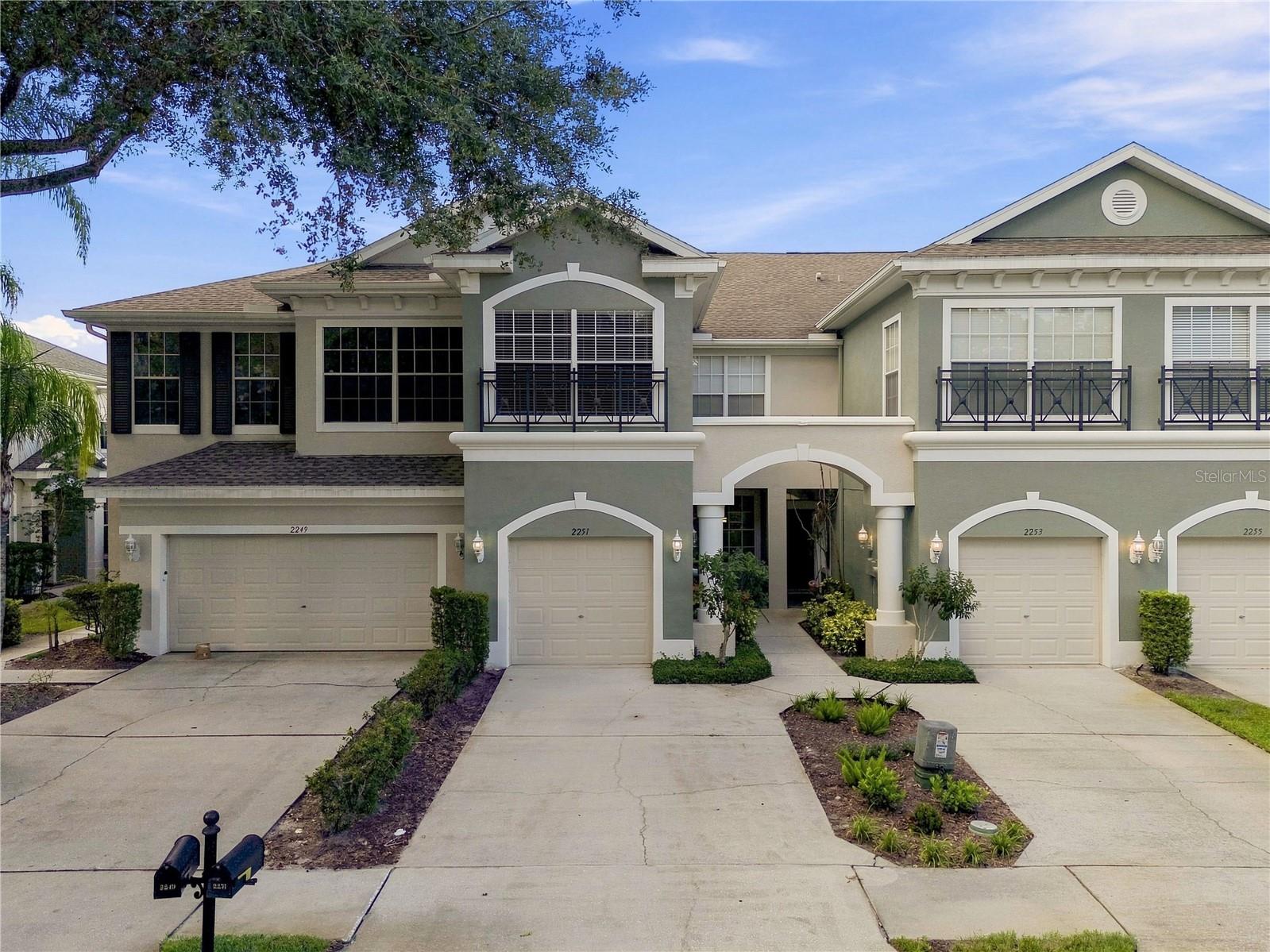 2251 PARK CRESCENT DR — photo 2