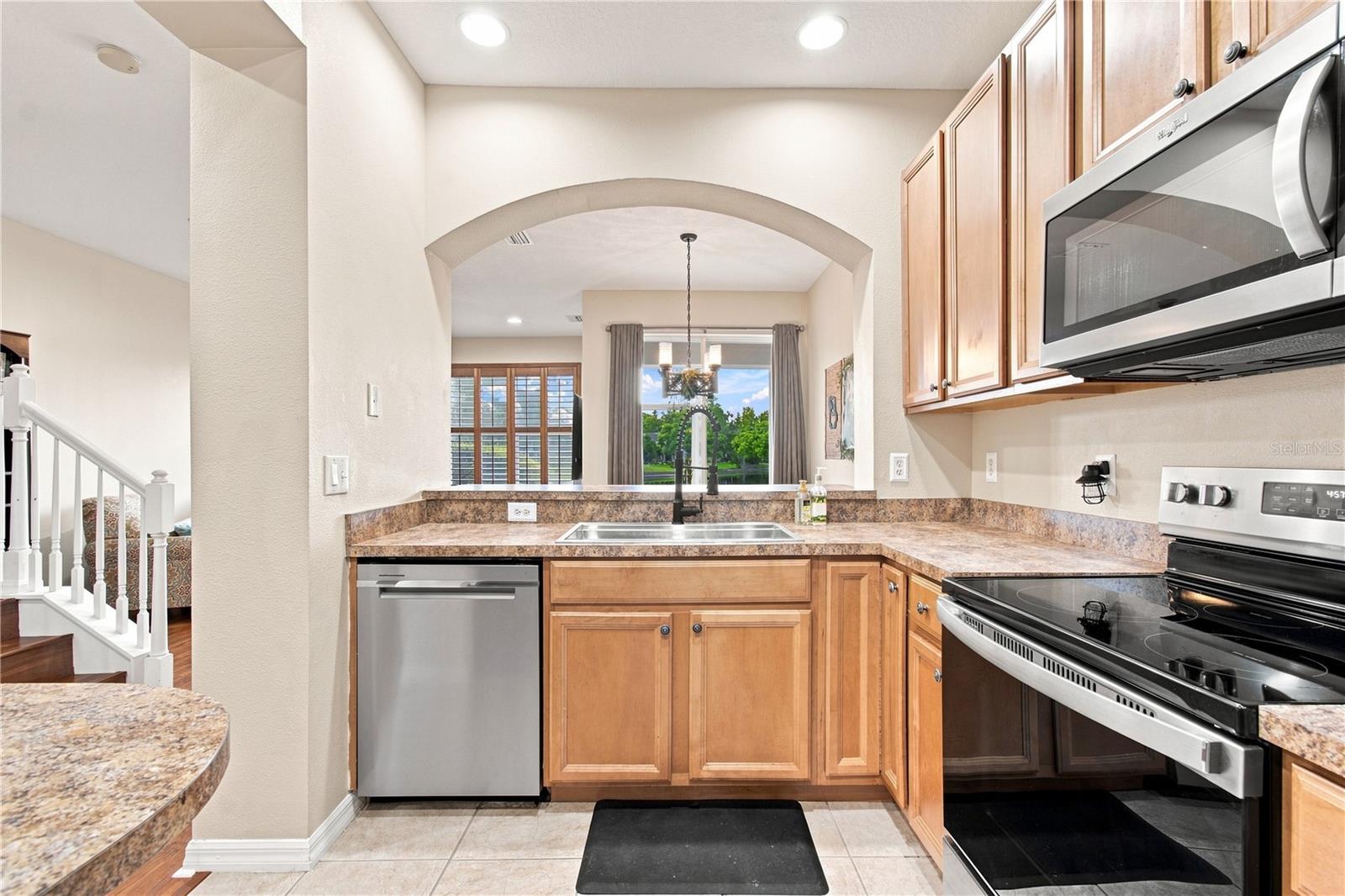 2251 PARK CRESCENT DR — photo 8
