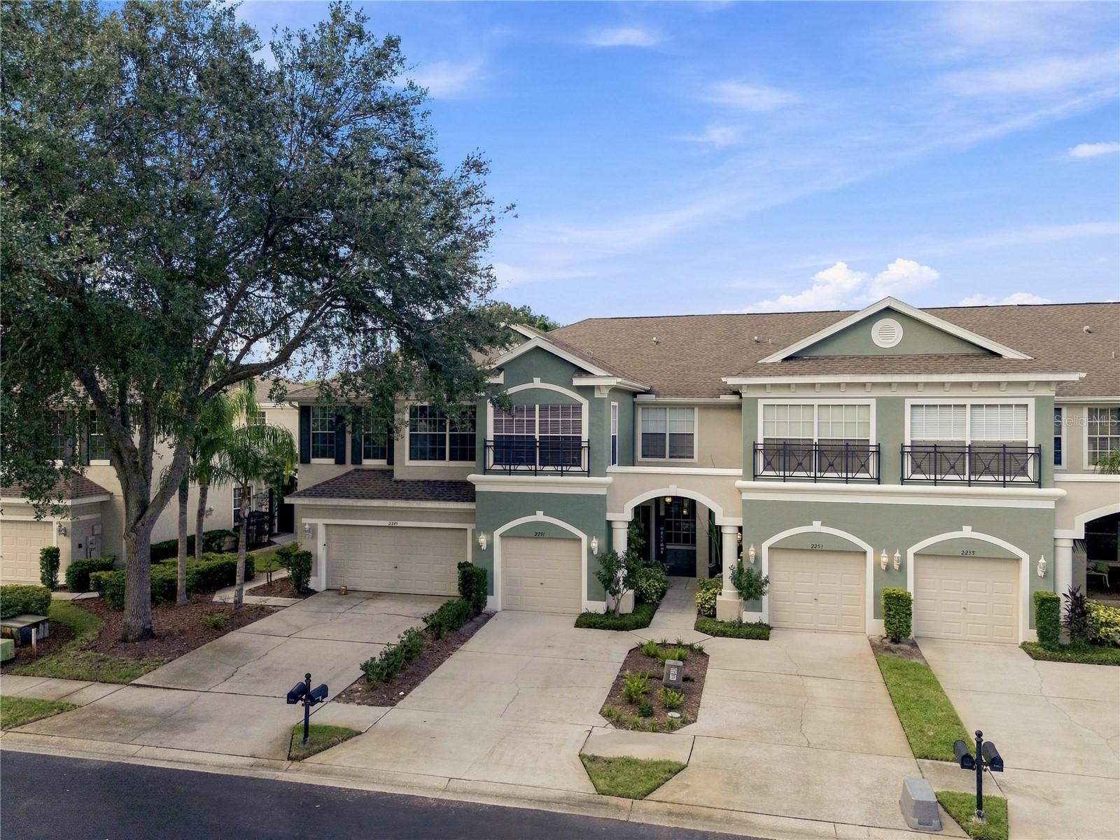 2251 PARK CRESCENT DR — photo 3