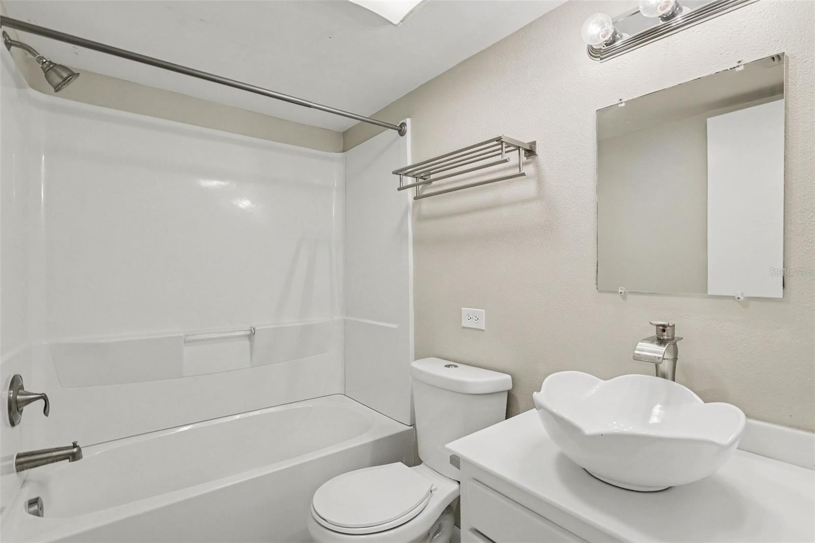 603 HIGHVIEW TER N — photo 17